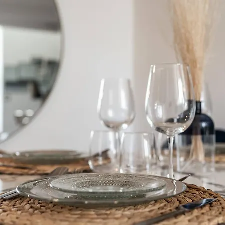 Apartament Duplex A 2 Min Des Arenes Et De La Maison Carree *