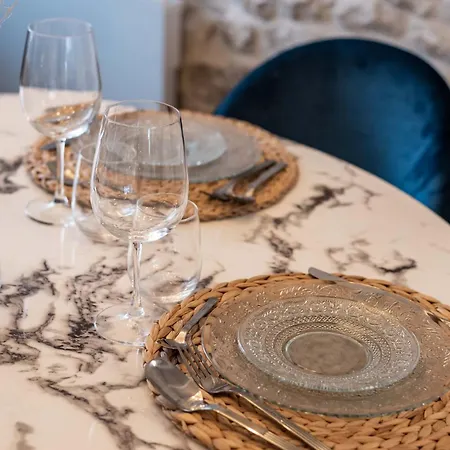 Apartament Duplex A 2 Min Des Arenes Et De La Maison Carree *